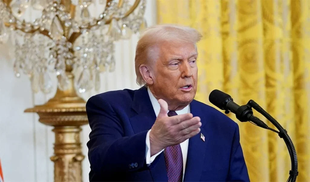 donald-trump_large_0947_153