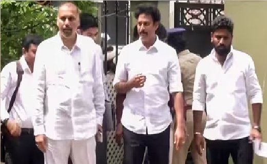 anbil mahesh poyyamozhi
